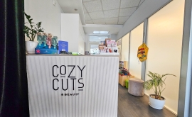 Ieškome PLAUKŲ STILISTĖS (-O) /KIRPĖJOS (-O) ir MANIKIŪRO/ PEDIKIŪRO SPECIALISTĖS (-O)